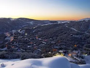 阿頓加高山旅館公寓Attunga Alpine Lodge and Apartments