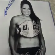 AUCTION #3 Amanda Nunes Signed 8x10 Photo AUTO JSA Sticker