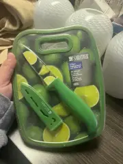 Sabatier - lime 3 piece set cutting board & knife set