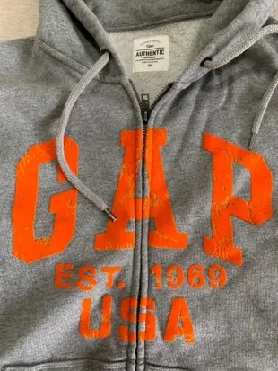 GAP gap 男生灰橘色連帽刷毛外套 二手正品 M號 九成新 保暖棉質外套 絨毛印刷字體logo印刷