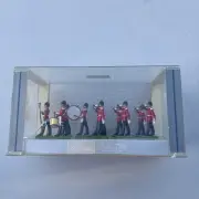 BRITAINS 8703 MIDDLESEX REGIMENT DRUMS & BUGLES 1:32 SCALE BOXED