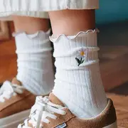 Ribbed Lettuce-Edge Flower Embroidered Crew Socks Gray - One Size