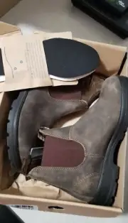Blundstones 585 Rustic Brown leather Boots W-8.5 M-7