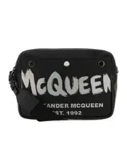 Alexander McQueen Logo Printed Zipped Camera Bag One size Black