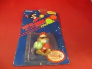 Super Mario Bros. Nintendo NES Toy Figurine Mario w/ Vegetable Applause 1989 NEW