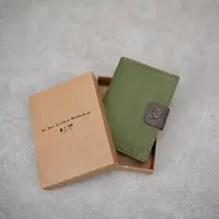 在飛比找momo購物網優惠-【Be Two】護照夾 造型釦 passport case 
