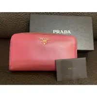 在飛比找蝦皮購物優惠-PRADA（正品）桃紅色長夾，限量款