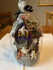 Christopher Radio Howl Manor Haunted Spook House With Package Of Spreader Knives