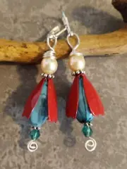 UNIQUE TURQUOISE LUCITE BEAD/RED ENAMEL BEADCAP/IVORY PEARL/SILVER WIRE EARRINGS