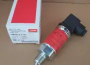 1pcs Danfoss AKS33 pressure sensor 060G2110(0~25bar)