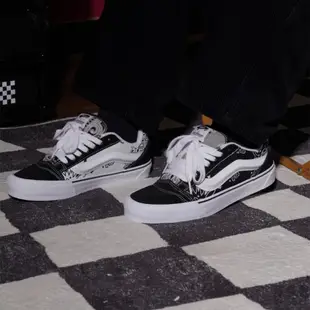 【JP代購】Vans Knu Skool 麵包鞋 多配色白藍 白綠 黃黑 藍色 米黑 黑白VN0009QCCJJ