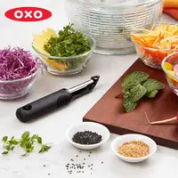 在飛比找樂天市場購物網優惠-美國 OXO 直式蔬果削皮器 削皮刀 刨刀 蔬果處理器【$1
