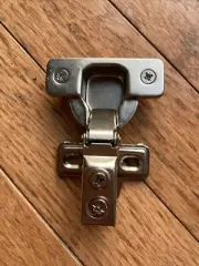 Short ArmSoft/Self Close1/2" Face Frame CAM Hinge Steel Plate, Overlay W/Dowels