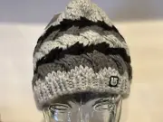 BURTON Mens Vintage " Basket Case " Smoke Beanie Acrylic hat cap ski snow New!