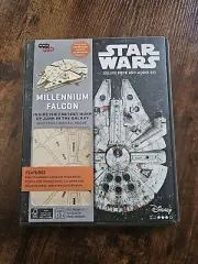 STAR WARS Millenium Falcon Book & Model Set