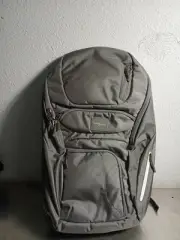 Smith Optics Lifestyle Backpack Color Charcoal / White Size TU Style# BAG061