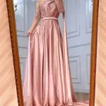【女神婚紗禮服】極致氣質緞面宴會晚禮服 LA70985 粉色(頒獎禮服 表演禮服)
