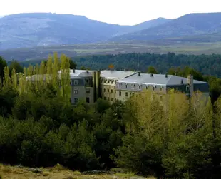 格雷多斯旅館Parador de Gredos