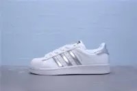 在飛比找Yahoo!奇摩拍賣優惠-Adidas Superstar 經典 貝殼頭 白銀 皮革 