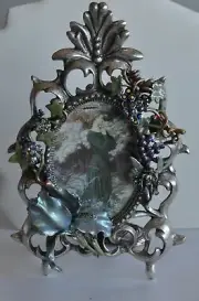 KIRKS FOLLY IRIS AND GRAPE VINE OVAL PICTURE FRAME IN SILVER TONE