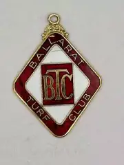 Vintage 1971 Ballarat Turf Club Enamel Members Badge