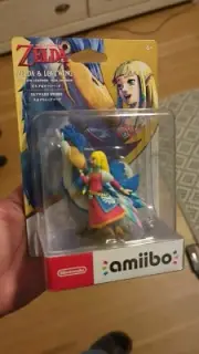 THE LEGEND OF ZELDA Skyward Sword ZELDA/LOFTWING AMIIBO Nintendo figure *new*