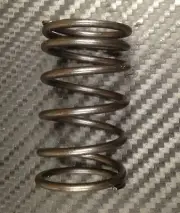 VALVE SPRING - OUTER. COMPATIBLE WITH: MASSEY FERGUSON: FE35 (4 CYL) & 835