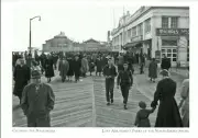 *NJ Postcard-"Families Enjoy Crusing The Boardwalk" *North Jersey Shore-{C93}