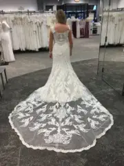 Oleg Cassini Off The Shoulder Lace Mermaid Wedding Dress Size 10 XTCWG808