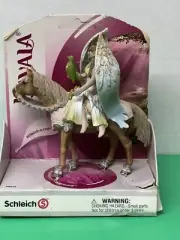 NEW Schleich Bayala 70416 Surah Parrot Bird Riding Horse Figure NOS - READ