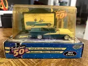 Road Champs Fabulous 50s 1955 Oldsmobile Starfire Ninety Eight Diecast 1:43 NEW