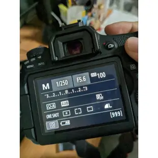 Canon 760D 相機二手+18-135mm鏡頭+兩顆原廠電池（附充電器）