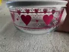 PYREX Smitten 4 cup bowl w/ white lid BRAND NEW