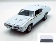 DIECAST CAR & DISPLAY CASE 1969 PONTIAC GTO WHITE WELLY 22501 1/24 DIECAST CAR