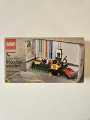 LEGO 5005358-1 Minifigure Factory NEW Promotional