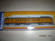 WALTHERS HO MILWAUKEE ROAD HIAWATHA YELLOW SCHEME 52-SEAT COACH CAR BRAND NEW!