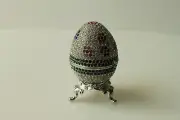 SWAROVSKI CRYSTAL PLATINUM CRYSTAL FLOWER EGG JEWELRY BOX/TRINKET