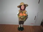 Byers Choice 2007 Williamsburg Colonial Man with Harvest Basket