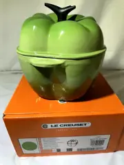 Le Creuset Green PALM Bell Pepper Dutch Oven 2-1/4 Qt 2.25 Qt Cast Iron