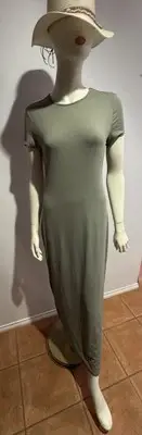 Green Short Sleeve Maxi Lined Luxe Dress/Stretchy Fabric/Split SizeL Supre NWT