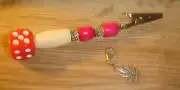 Roach Clip Dice/Die Wood & Bead Removeable CANNABIS Leaf Charm w/Clasp P26