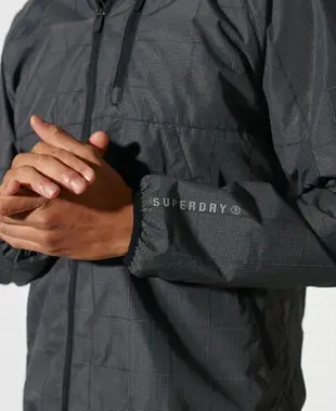 跩狗嚴選 極度乾燥 Superdry 機能防潑水自帶收納 反光 輕量 運動 薄風衣 網眼透氣 外套 薄夾克 格紋 深灰