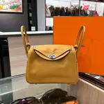 二手正品 HERMES LINDY 26 W刻 愛馬仕芝麻色全皮銀釦肩背包 SWIFT (XC1201)