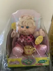cabbage patch kids Sittin Pretty