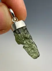 2.3gr MOLDAVITE natural silver.925 cap pendant #JM191