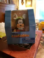 DISNEY VINYLMATION ANNUAL PASSHOLDER Goofy CALIFORNIA ADVENTURE