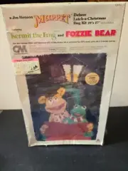 Vtg Latch-a-Christmas Rug Kit 20x27 Kermit the Frog & Fozzie Bear K3681 Made USA