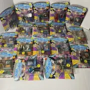 17 Star Trek The Next Generation 1993 Action Figures Excellent condition Sealed