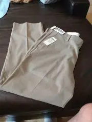 Dockers Pants Men 38X32 Khaki Classic Fit All Motion Comfort Waistband NWT