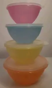 Tupperware Wonderlier Bowls Set of 4 Vintage Style Pastel Mixing Storing Nesting